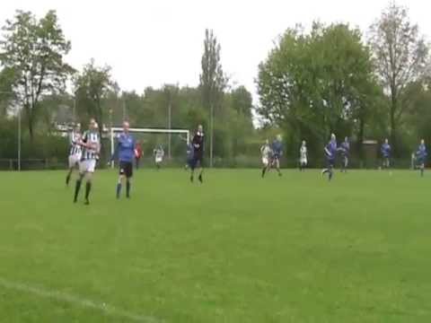 Dokkum Vr1-Leeuwarder-Zwaluwen Vr1 18-05-2013