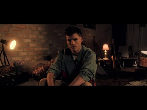 Martinez - Cada Quien A Lo Suyo (Video Oficial)