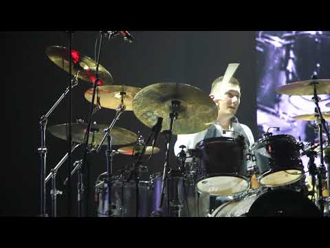 Mika Ronos - Drum Solo ( Biagio Antonacci ) 2015