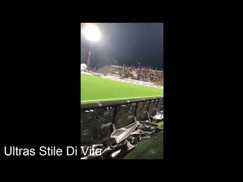 Ultras Ascoli in azione. Ascoli - Virtus Entella. Serie B