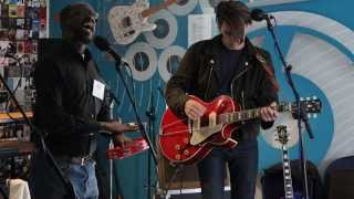 McAlmont &amp; Butler - Yes (Live on Lauren Laverne)