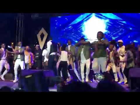 The tripplets Ghetto kids perfom Turn the Replay with Levixone  2018.