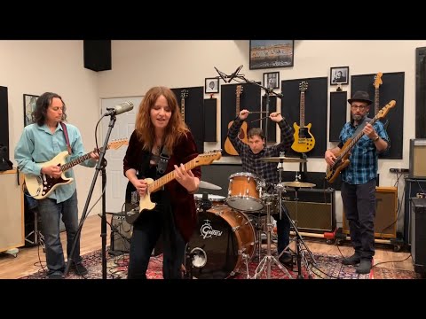 “That’s How You Lose Her” with the Nikki O’Neill Band - NPR Tiny Desk Entry 2019
