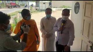 Covid 19 - VT Sitanagaram distributed rice and breakfast upma for 150 muncipality staff and served lunch for 425 Tadepalli commissioner office staff