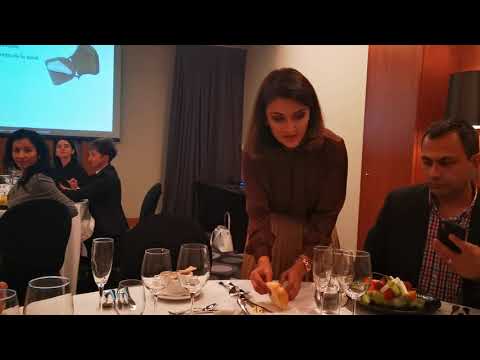 ETICHETA SI PROTOCOL - painea si untul la masa | Andreea Stefanescu | www.SergiuVoicu.Ro