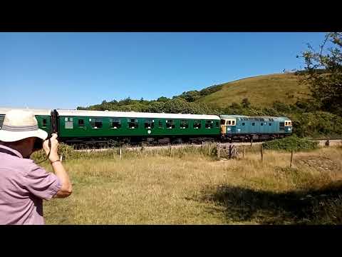 33111 at Corfe Castle