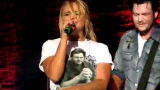 ►► Blake Shelton - Miranda Lambert - Draggin the River Live **exposed