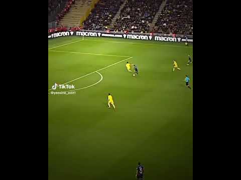 OUNAHI's first goal at his first game with marseille