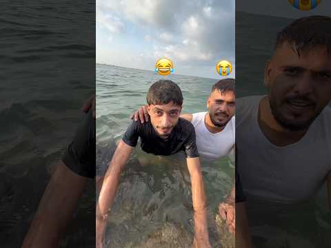احبس نفسك وكسب 100دولار في البحر😂