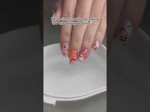 Nails that ghost you 👻 (on purpose).