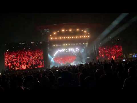 Foo Fighters & Rick Astley - Never Gonna Give You Up LIVE (Reading Festival 2019)