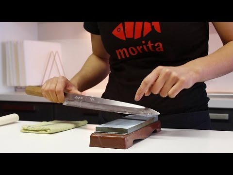 Sharpening traditional Japanese knives