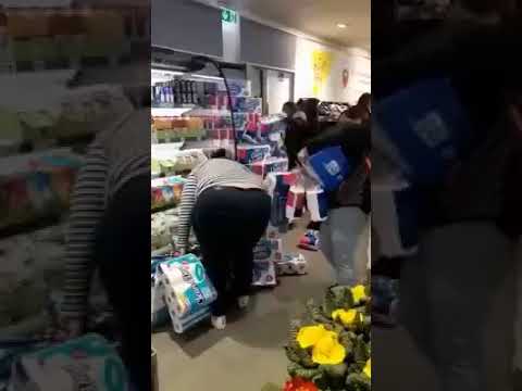 Das ist der Grund, warum es kein Klopapier mehr gibt. 🤮🤮🤮