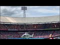 De helikopter landt in De Kuip. Beelden: Dennis Kranenburg