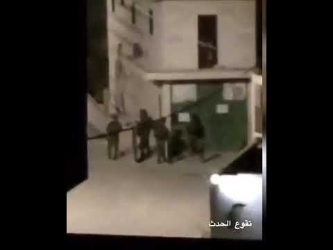 شاهد : الاحتلال يوزع منشورات تهديد لاهالي تقوع شرق بيت لحم 