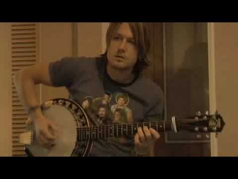Keith Urban Playing the Ganjo