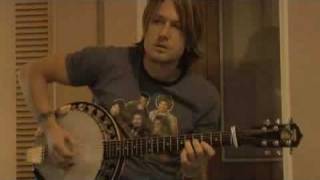 Keith Urban Playing the Ganjo