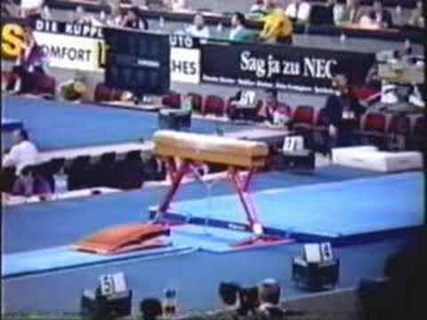89 Worlds WAG Team Finals Choe Gyong Hui (PRK) VT