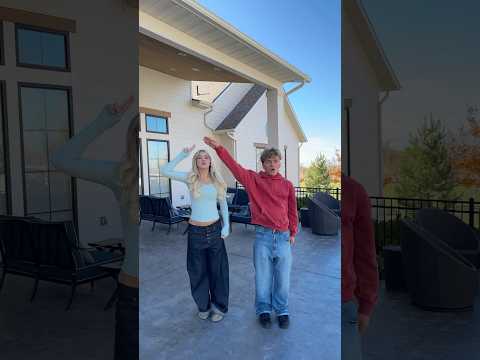 You LEFT!!! #16kids #mauihouse #bigfamily #notenoughnelsons #nenfam #ootd #christmas