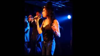 Amy Winehouse - Know you now (live)