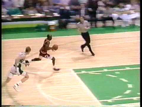 MICHAEL JORDAN: 48 pts vs Milwaukee Bucks (1990 PLAYOFFS- 1st Round-Game 3) HD