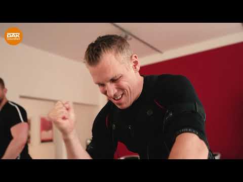 Patric Heizmann testet EMS-Training bei Bodystreet
