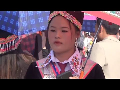 Kwv txiaj nkauj nraug khuv xim tag tiam kum xyooj