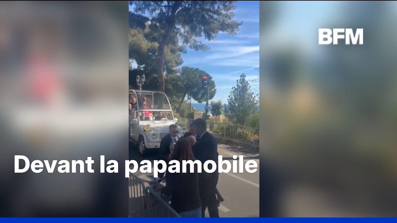 Deux militantes de PETA tentent d’interpeller le pape Léon XIV sur l’arrêt de la corrida
