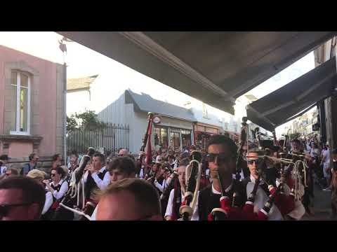 Triomphe des sonneurs à Pont-L’Abbé