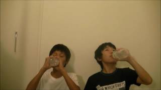 水一気飲み対決！！