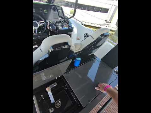 Beneteau GT35 New Design 2025 – Deck Tour – YachtBuying101.com
