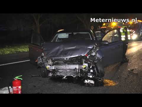 Twee gewonden na aanrijding auto/vrachtauto op de A28 bij pesse