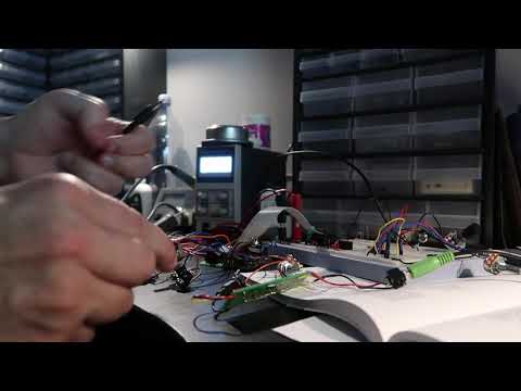 Modular Synth: 40106 Hex Oscillator Bank.