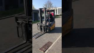 ذات ثلاث عجلات رافعة شوكي Jungheinrich EFG215 Li-ion | صورة 4 - Machineryline