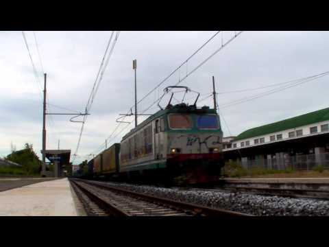 E652 CON IL SUO TRENO CONTAINER