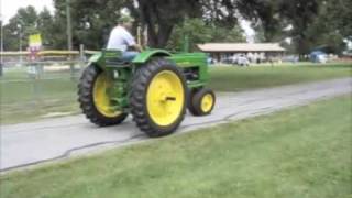 preview picture of video '1949 John Deere B Startup'