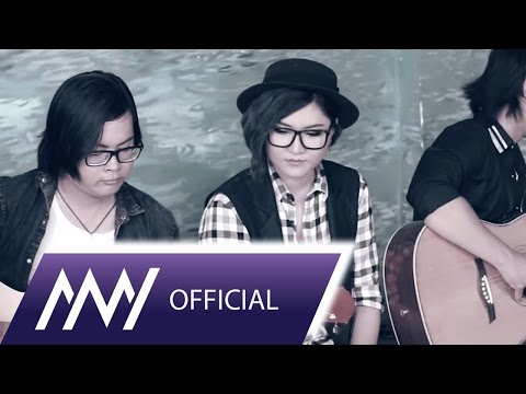 Thể hiện bởi Vicky Nhung