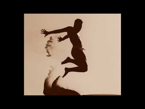 VRAPOJNË ZEMËRAT – Kur Koha Nuk Ndalet | KENZOTRIMI (Official Music)