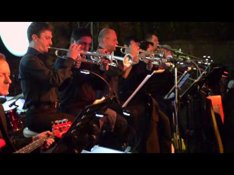 Big Band RTS Aleksandra Bjelić peva Walk on by Summer Stage BitefArtCafe