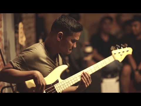 FAD Guitars - FAD Bass Hangout 2018 (Performance Highlight) 🎧