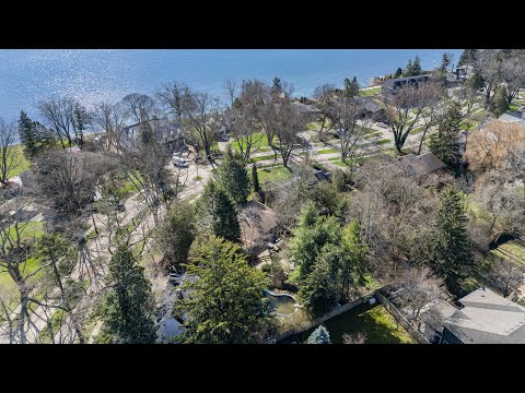 Welcome to 4189 Inglewood Drive in Burlington's highly coveted Shoreacres neighbourhood