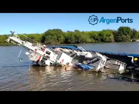 Videos: un barco remolcador se hundió en el Puerto La Plata luego de ser chocado por un buque tanque de combustible