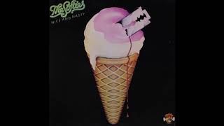 The Softies  -  Somethings Gonna Change  (1978)