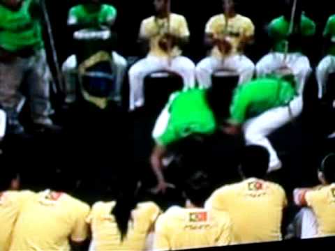 Equipe Jo Capoeira Angola C.Mestra JO e Instrutor Inca.mpg