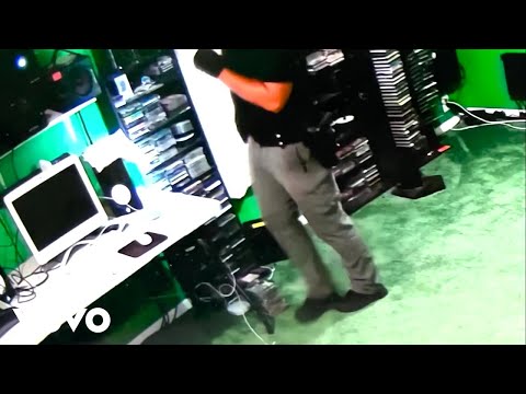 Afroman - Will You Help Me Repair My Door (Official Video)