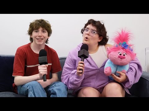 Grace Reiter is her own biggest fan | Couch Surfing (ep. 14)