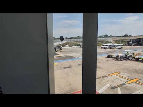 DESEMBARQUE NO AEROPORTO INTERNACIONAL DE MANAUS