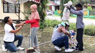 Download lagu DOKTER GANTENG IKHLAS MENCINTAI TUKANG SAPU CANTIK mp3