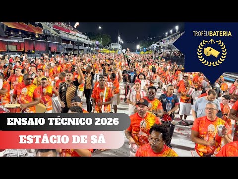 Bateria da Estácio de Sá no ensaio técnico para o carnaval 2026