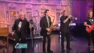 Chicago Performs &quot;Does Anybody Really Know What Time It Is?&quot; on Ellen